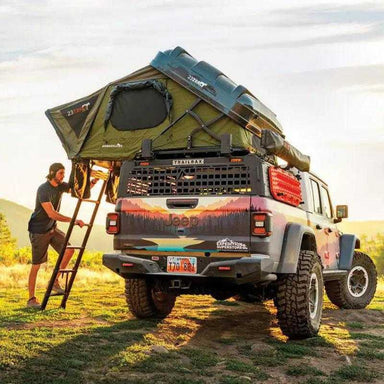 23zero-armadillo-x2-hard-shell-roof-top-tent-open-side-view-on-jeep-gladiator-with-person-in-nature