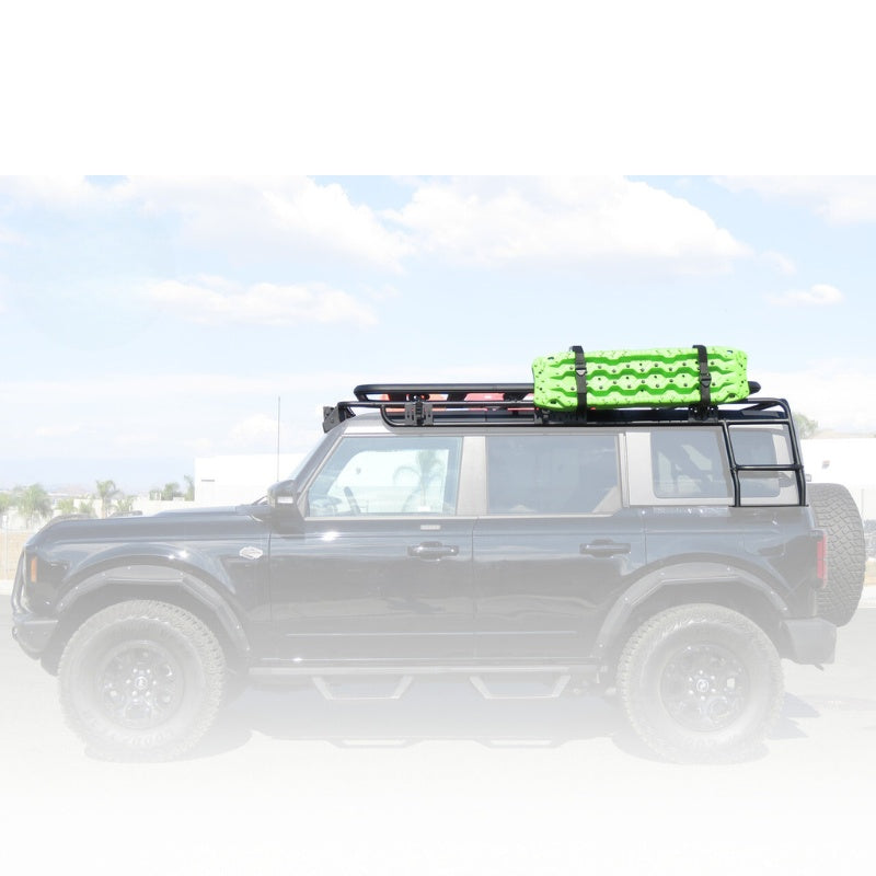 overland-vehicle-systems-king-4wd-roof-rack-for-2021-2023-ford-bronco-side-view-with-traction-board-in-nature