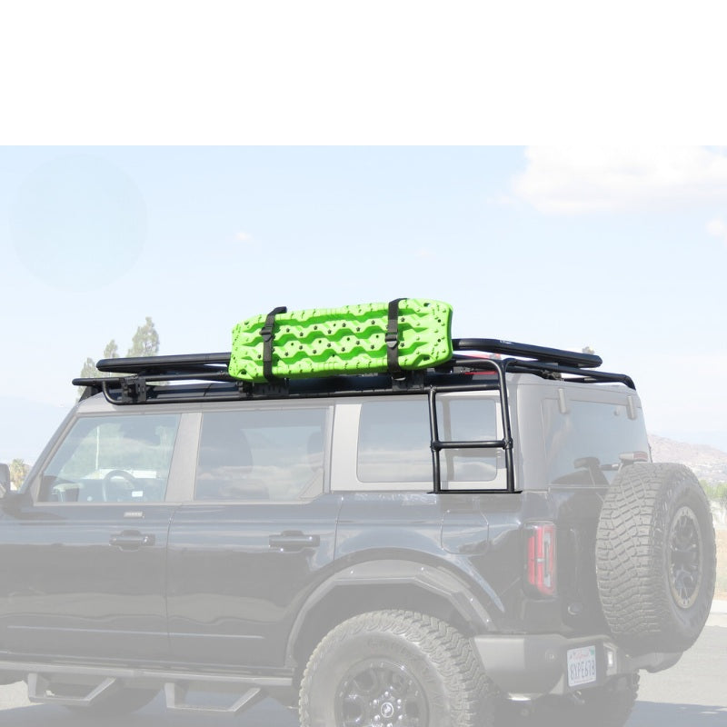 ovs-king-4wd-roof-rack-for-2021-2023-ford-bronco-rear-corner-view-with-traction-board-in-nature