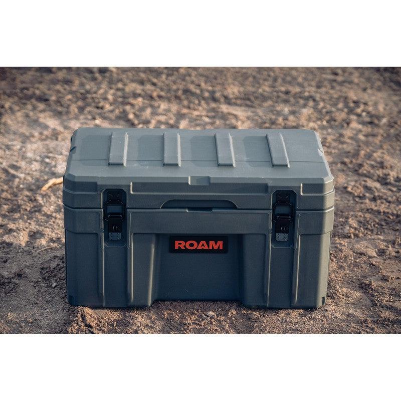 roam-55l-rugged-case-black-front-view-on-desert