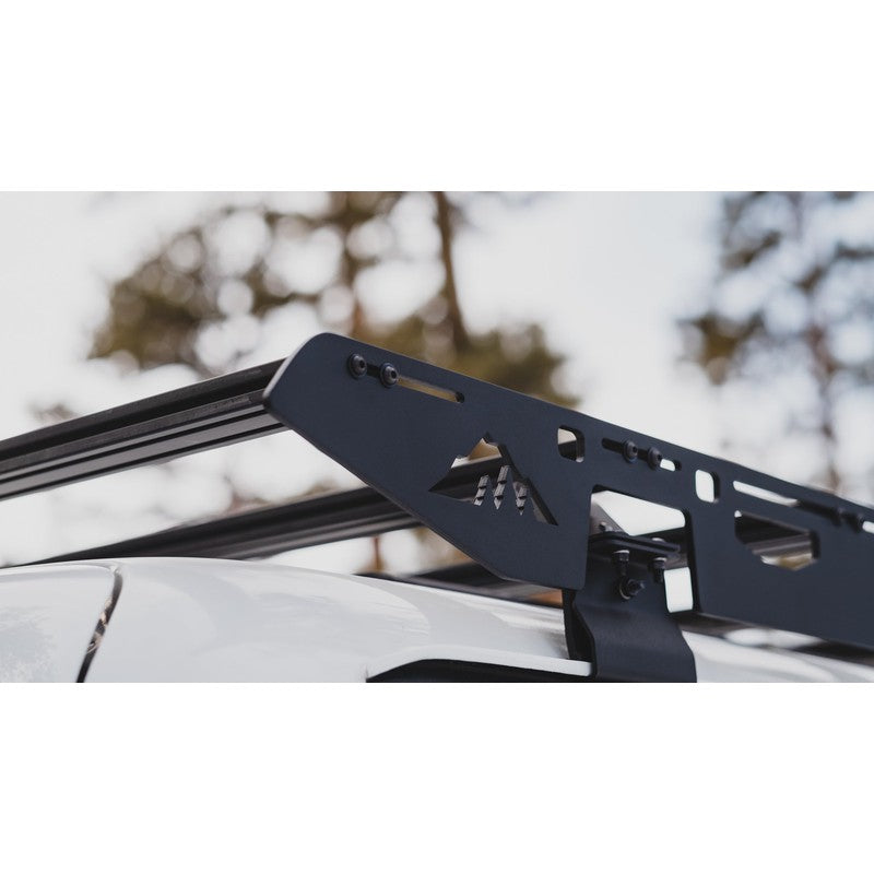 sherpa-la-sal-roof-rack-for-1990-1997-land-cruiser-80-series-close-up-view-with-sherpa-logo-in-nature