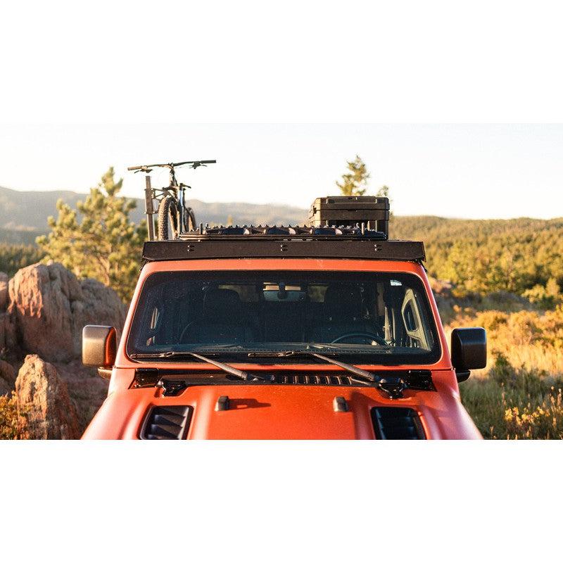 sherpa-sunlight-roof-rack-for-2020-2024-jeep-gladiator-jt-front-view-in-nature