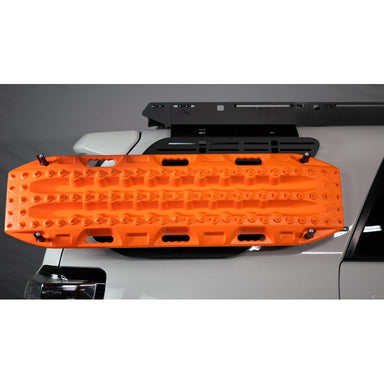 sherpa-window-panel-traction-board-mounts-with-traction-board-on-vehicle