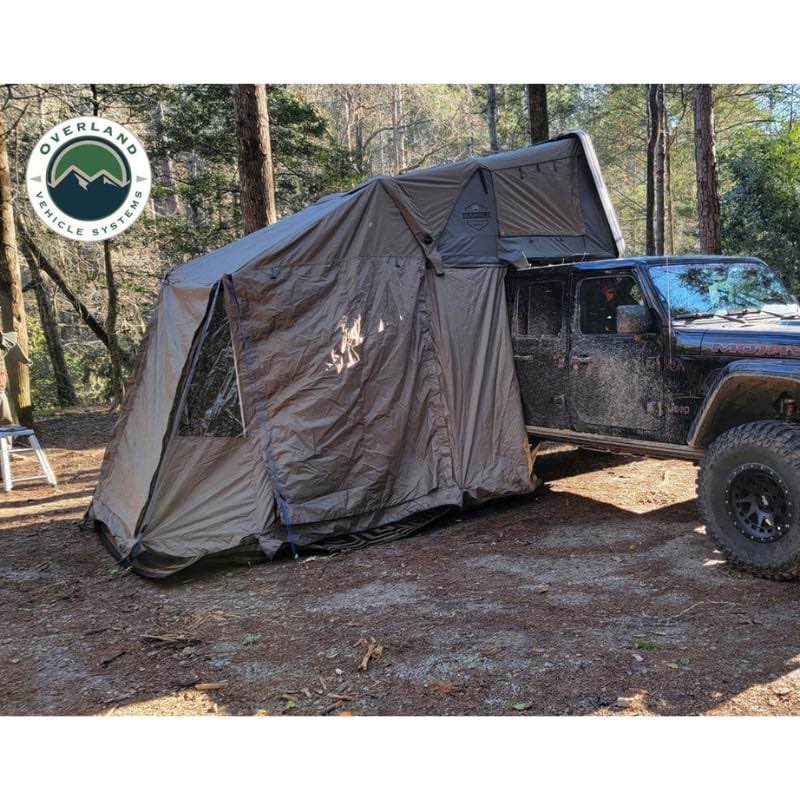 overland-vehicle-systems-bushveld-annex-fitted-to-bushveld-hard-shell-roof-top-tent-on-jeep-gladiator-mojave-side-view